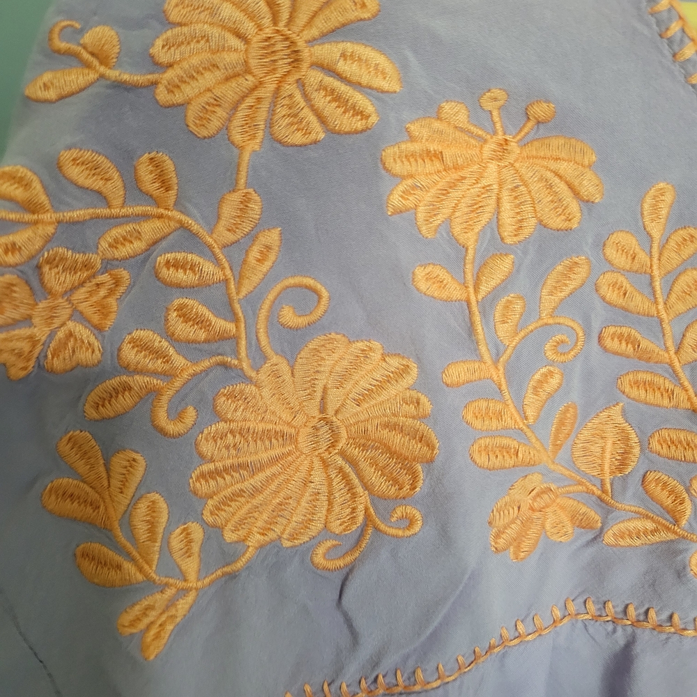 Layerz Floral Embroidered Peasant Style Top in Lavender and Tangerine Sz Xl - Picture 3 of 9